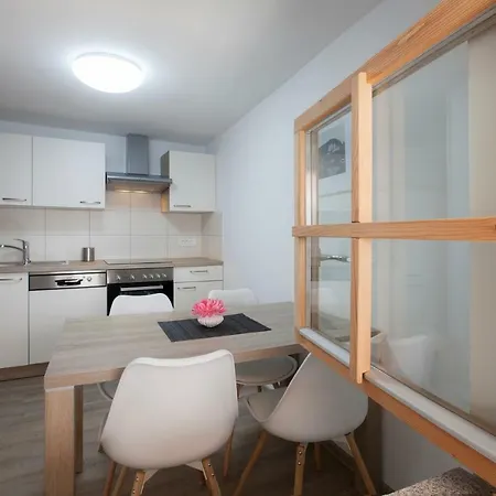 1861 Blejka Apartment