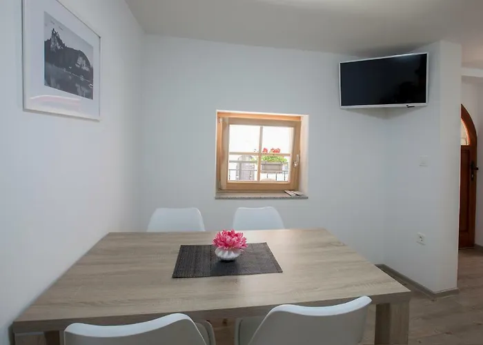 公寓 1861 Blejka 布莱德